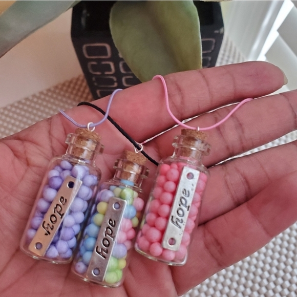 "Hope" message in a bottle necklace - Picture 5 of 6